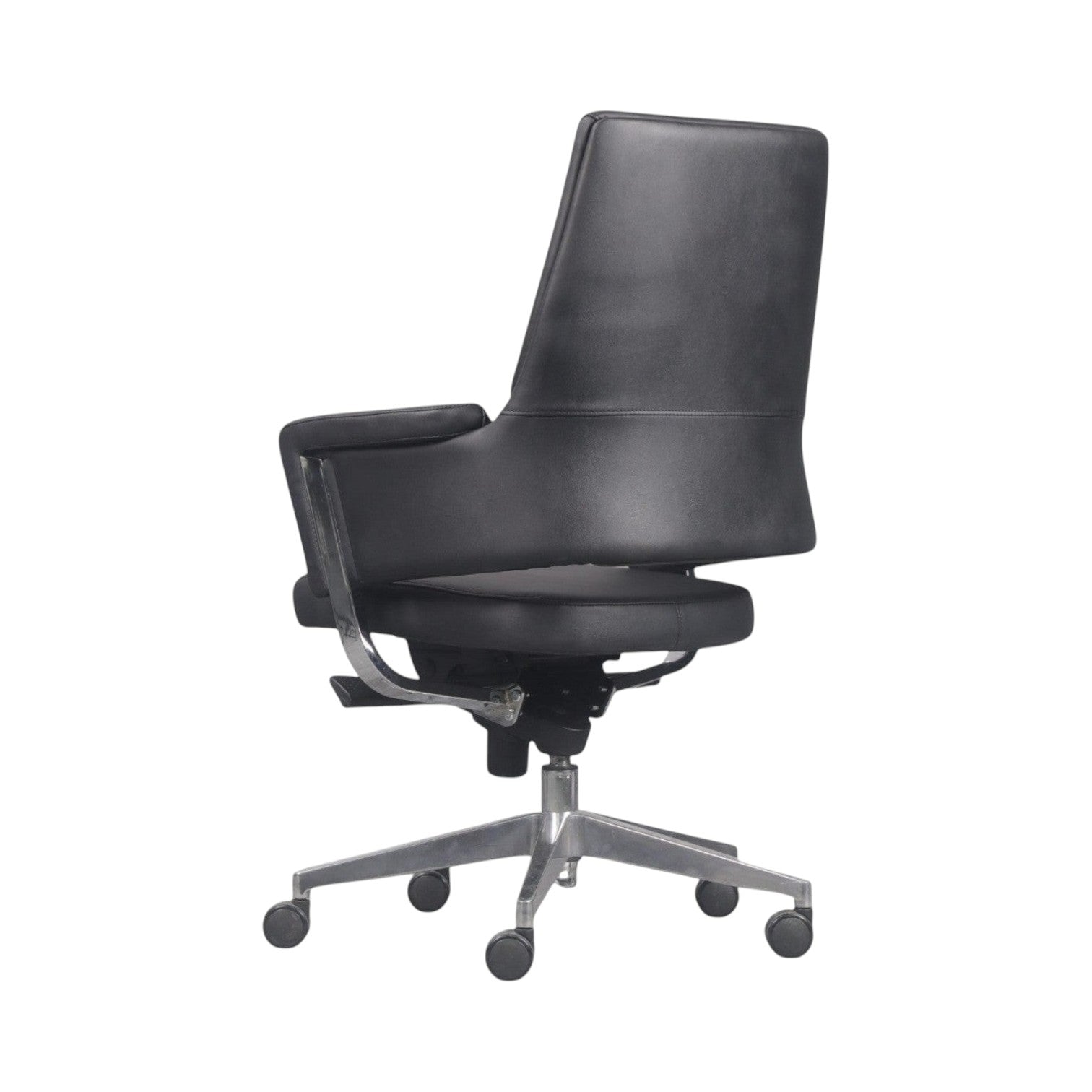 Xiaoyaozuo office chair black leather executive chair with chrome accents and casters