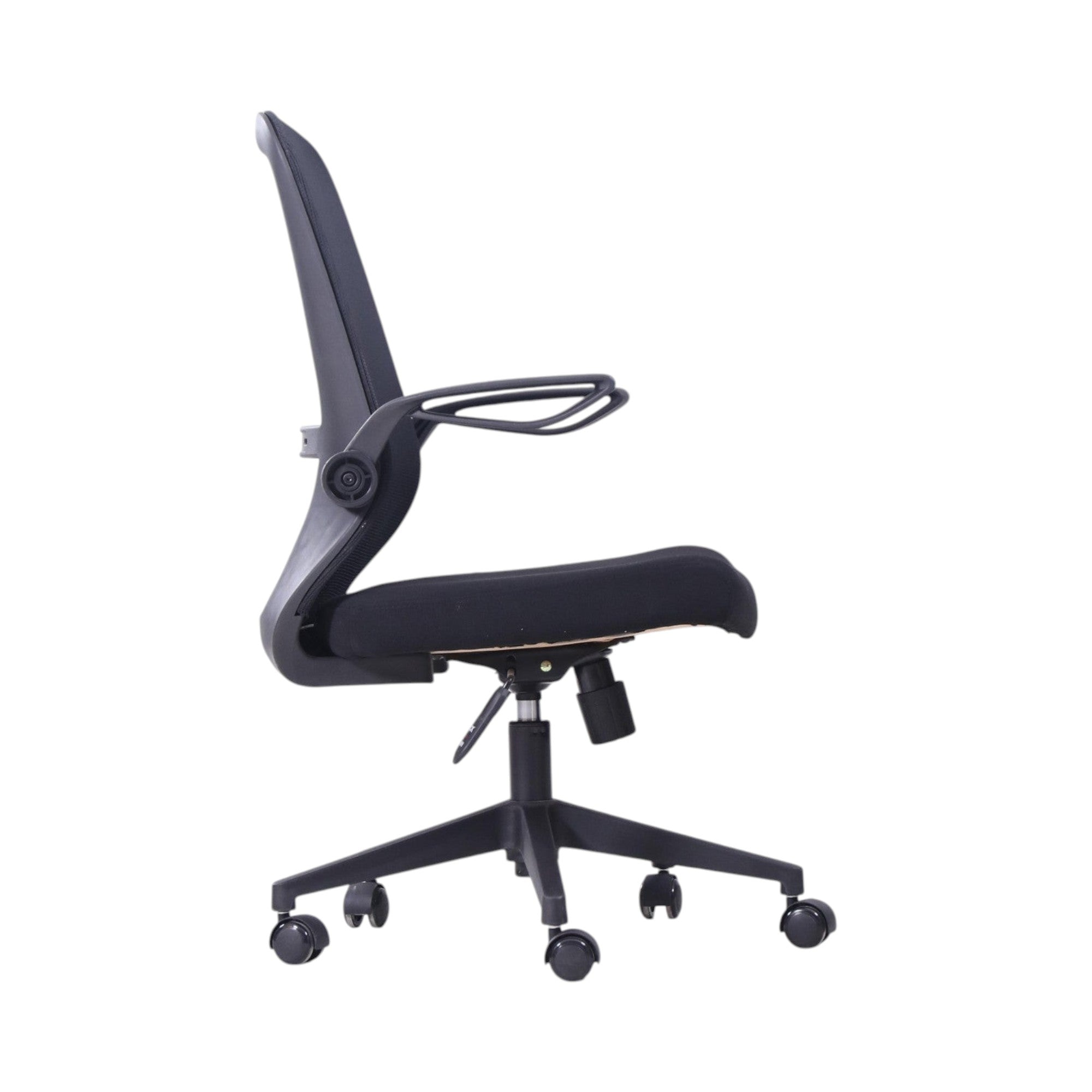 Xiaoyaozuo office chair black ergonomic mesh back office chair with adjustable armrests and seat height on casters.