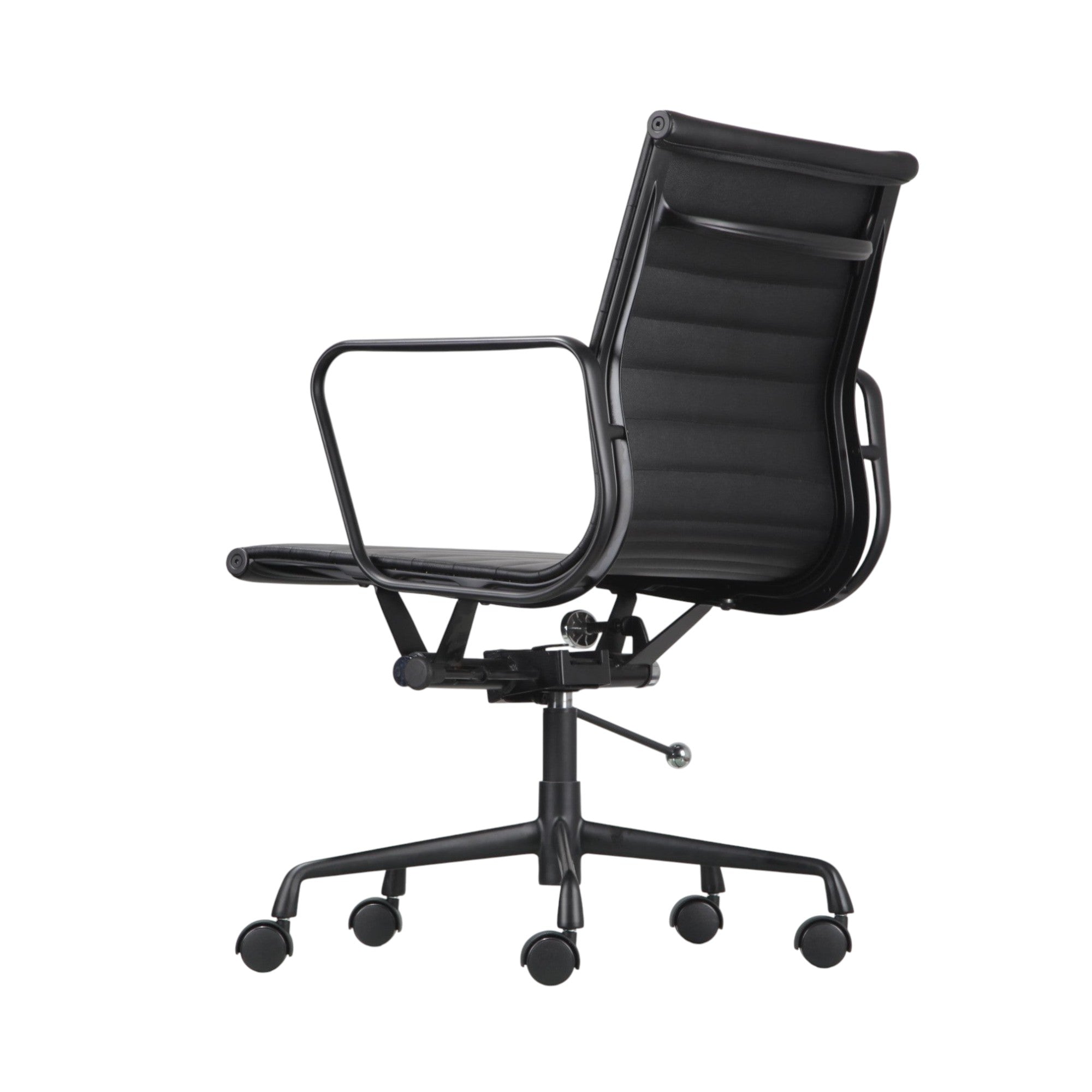 Xiaoyaozuo office chair black faux leather executive chair with armrests and horizontal stitching on backrest, on casters.