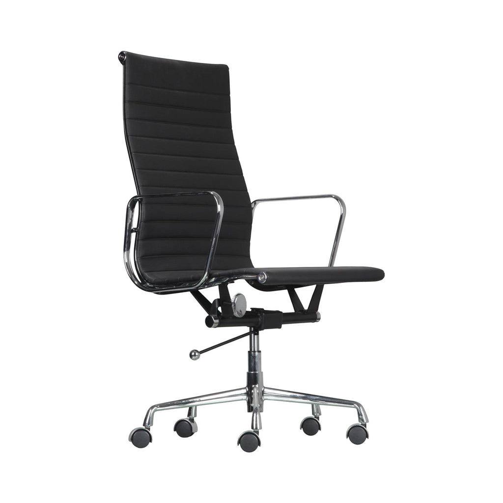 Xiaoyaozuo office chair black faux leather executive high back office chair with chrome frame and ribbed cushioning.