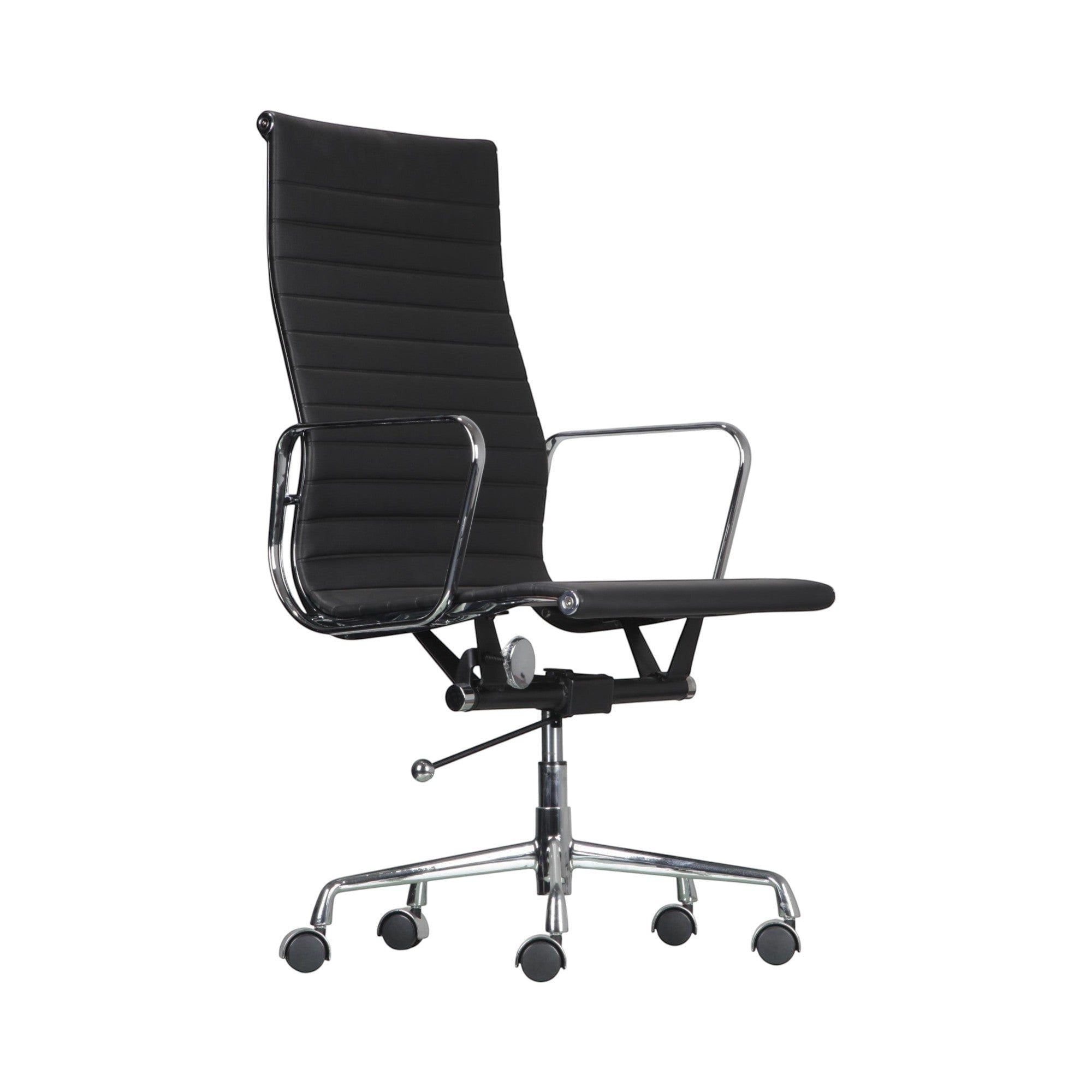 Xiaoyaozuo office chair black faux leather executive high back office chair with chrome frame and ribbed cushioning.