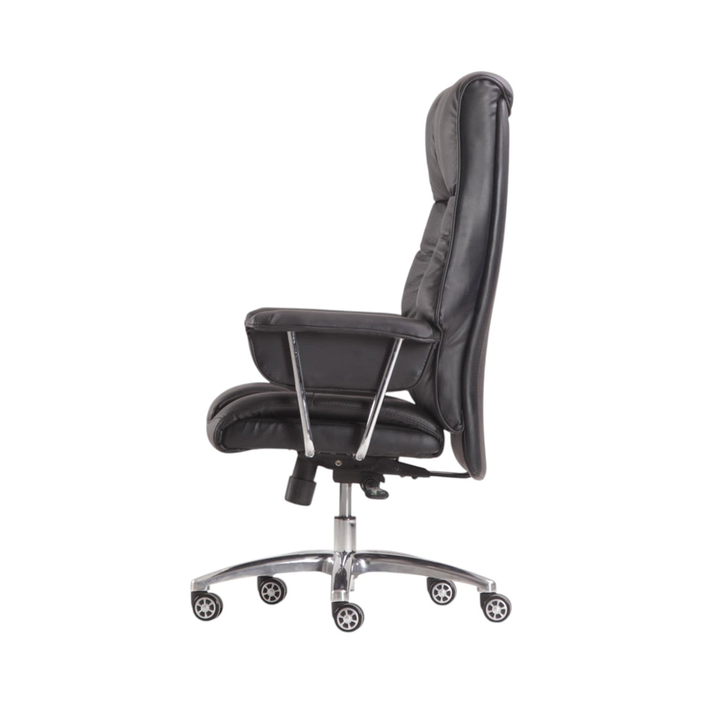 Xiaoyaozuo office chair executive high back black faux leather ergonomic office chair with chrome base and casters.