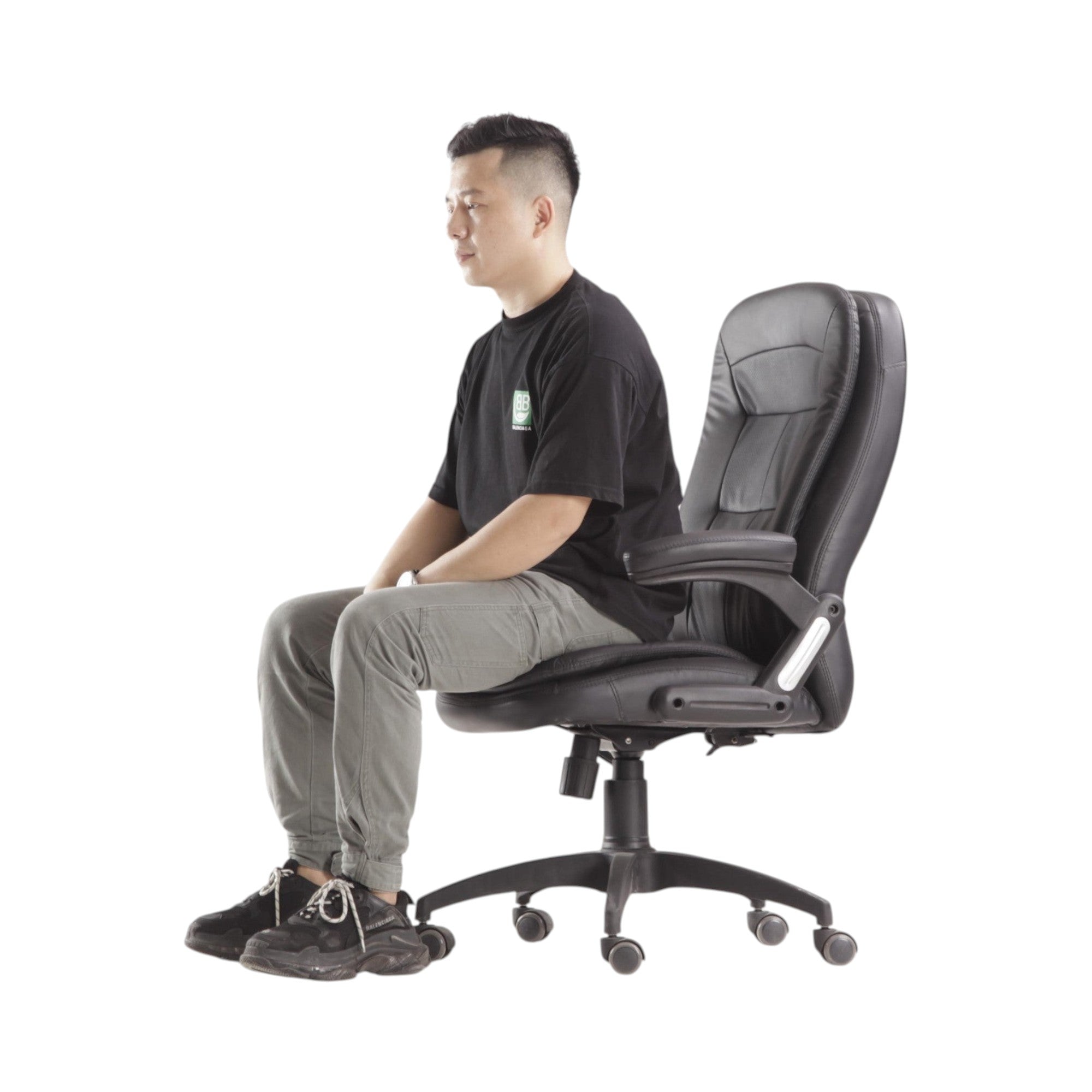 Xiaoyaozuo office chair: Black faux leather executive high back office chair with plush cushioning and adjustable height, shown with a man seated.