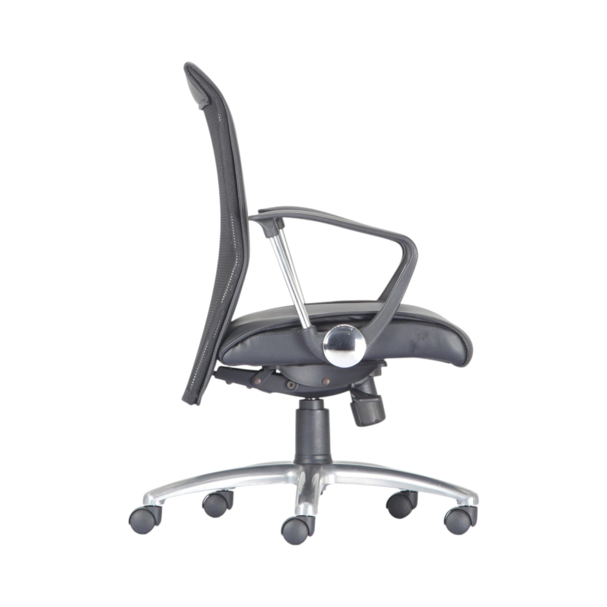 Xiaoyaozuo office chair black faux leather executive chair with mesh back and chrome base
