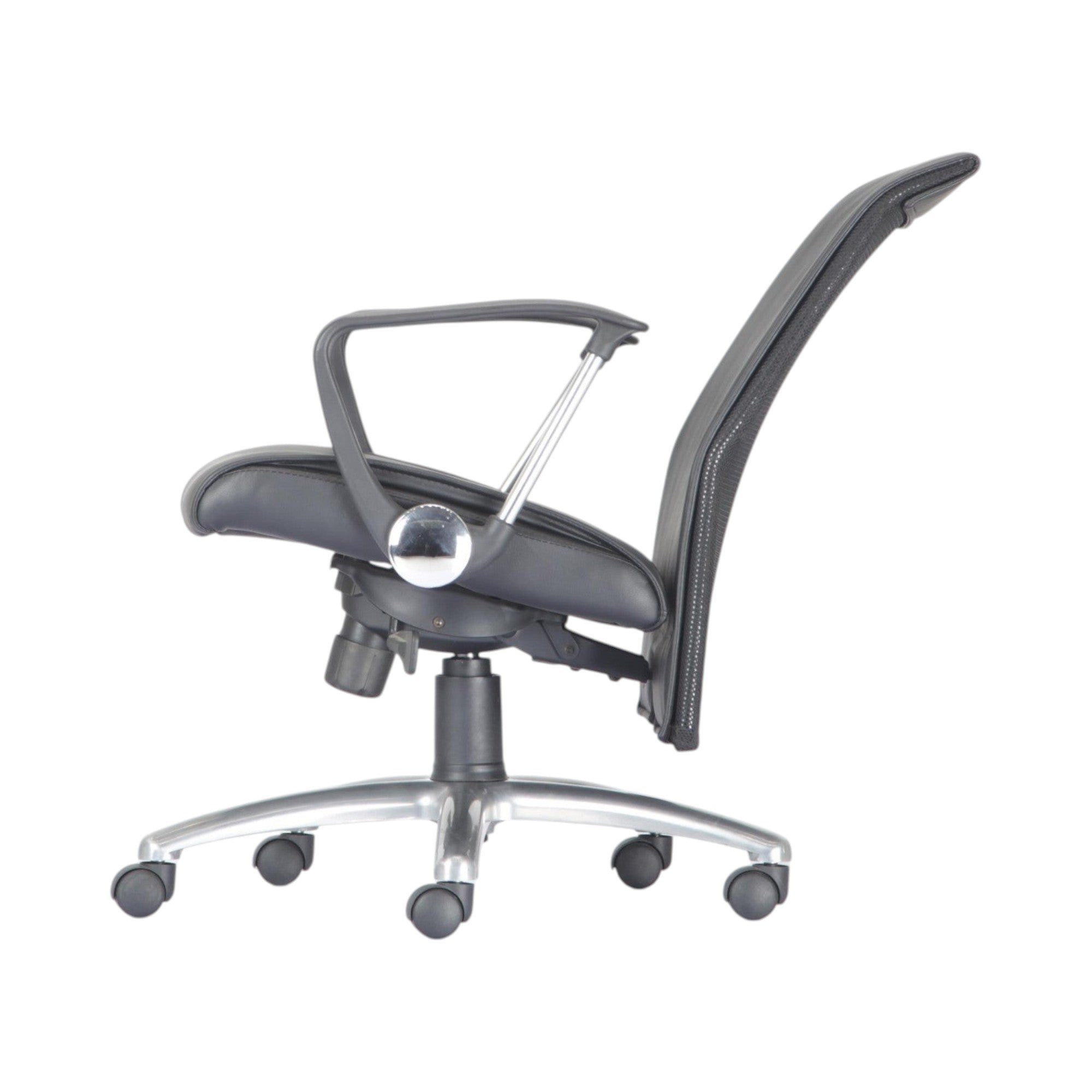 Xiaoyaozuo office chair black faux leather executive chair with mesh back and chrome base