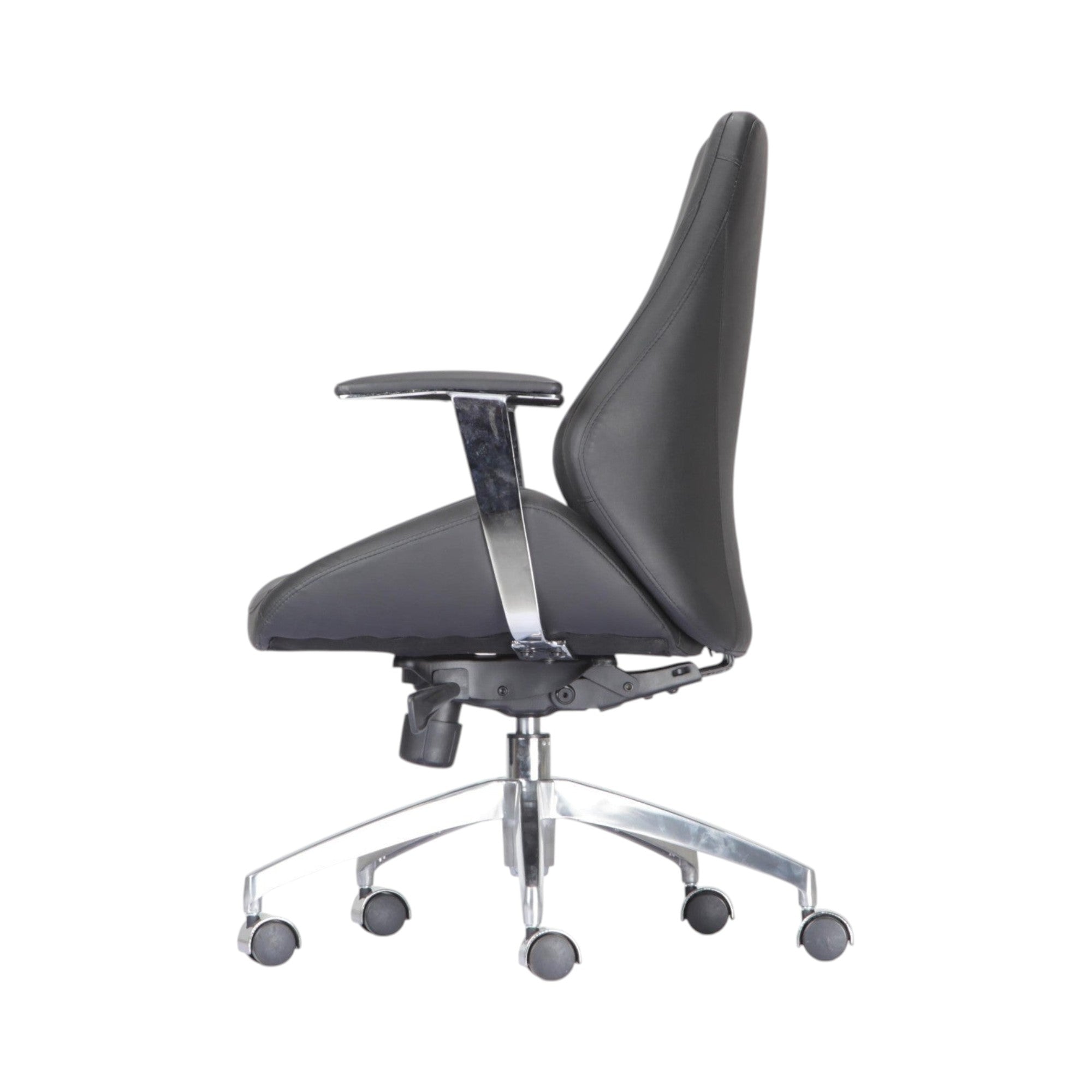 Xiaoyaozuo office chair black leather executive ergonomic office chair with adjustable armrests and chrome accents.