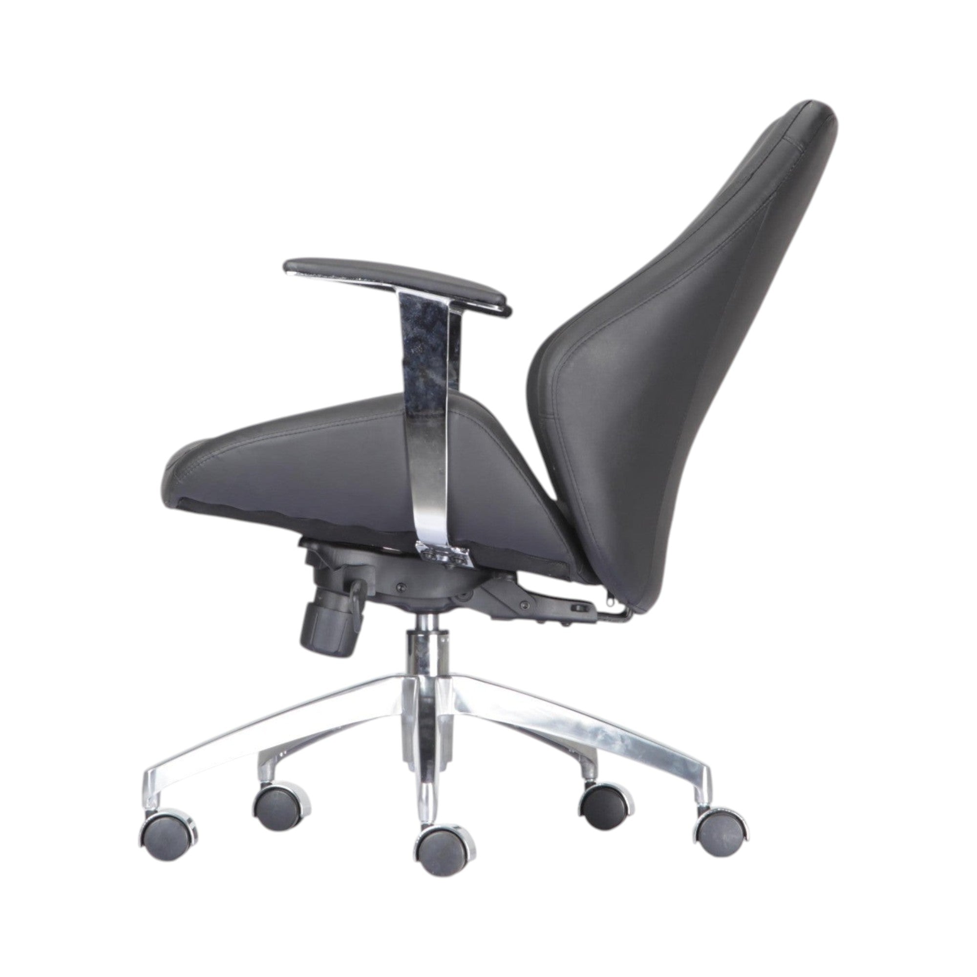 Xiaoyaozuo office chair black leather executive ergonomic chair with high back and chrome accents.