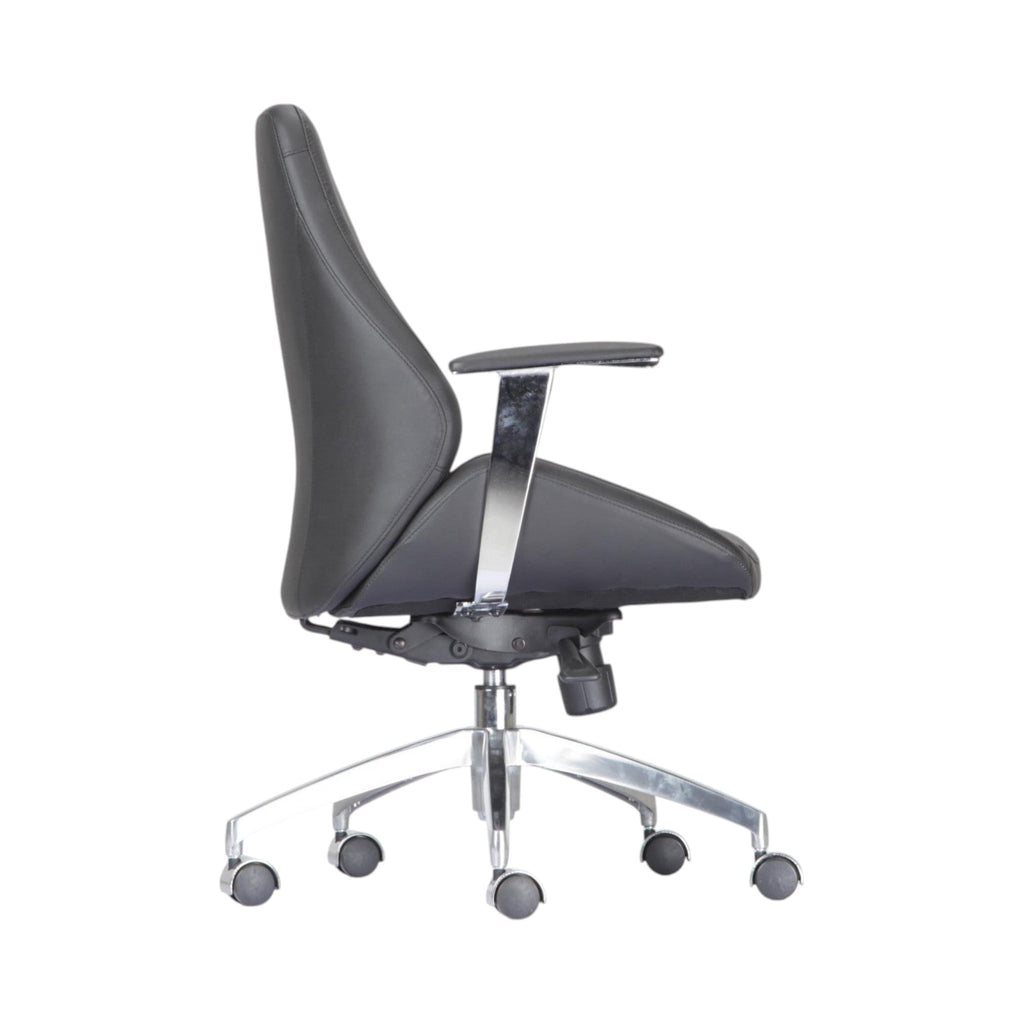 Xiaoyaozuo office chair: Black leather executive ergonomic office chair with adjustable armrests and polished chrome accents.