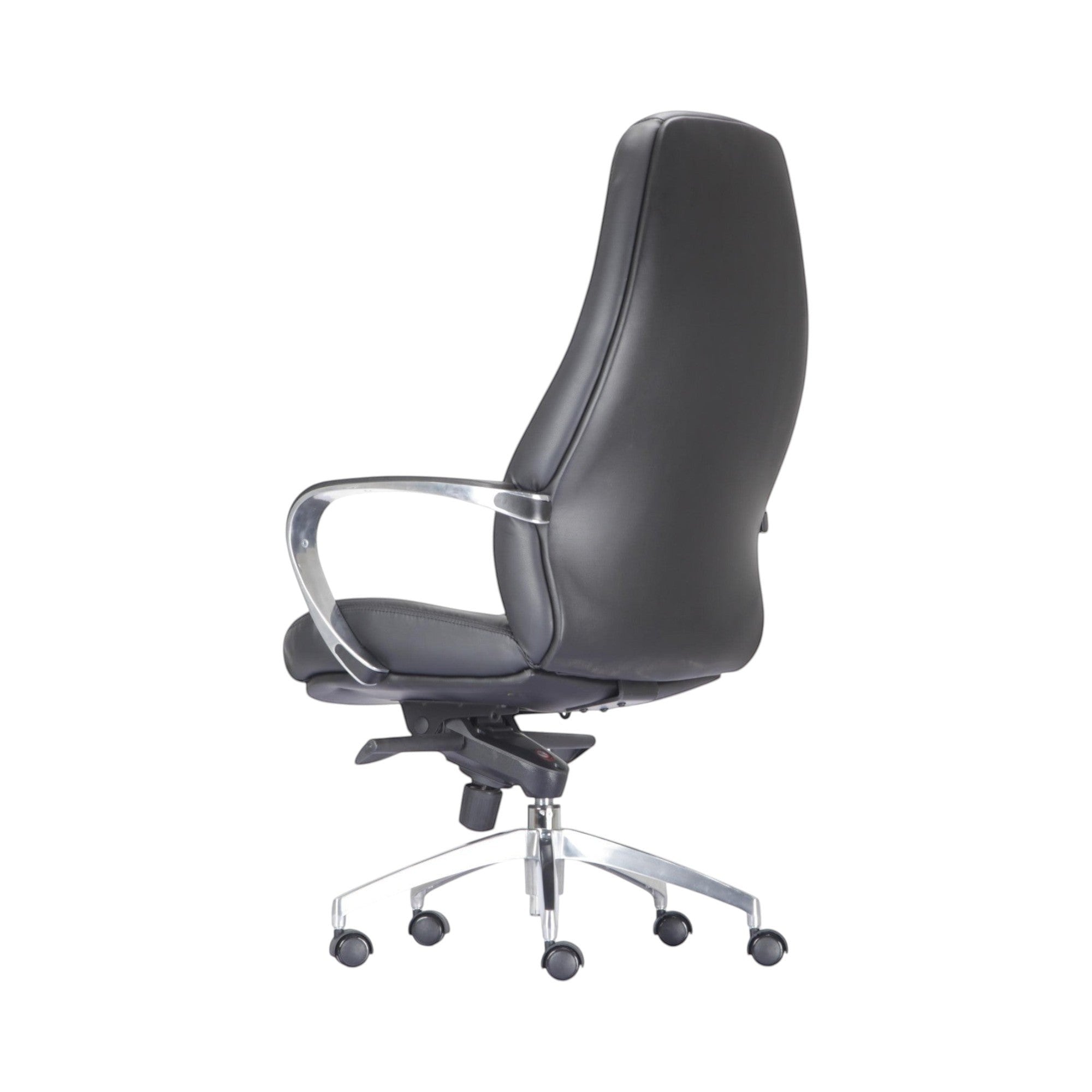 Xiaoyaozuo office chair black leather executive high back office chair with diamond-stitched backrest and chrome armrests.