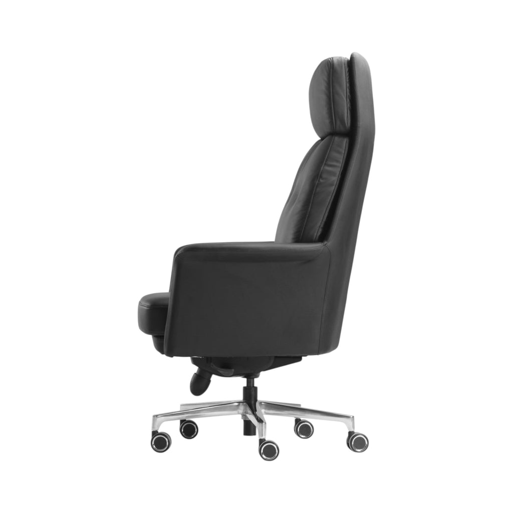Xiaoyaozuo office chair black leather executive high back chair with tufted detailing and adjustable height.