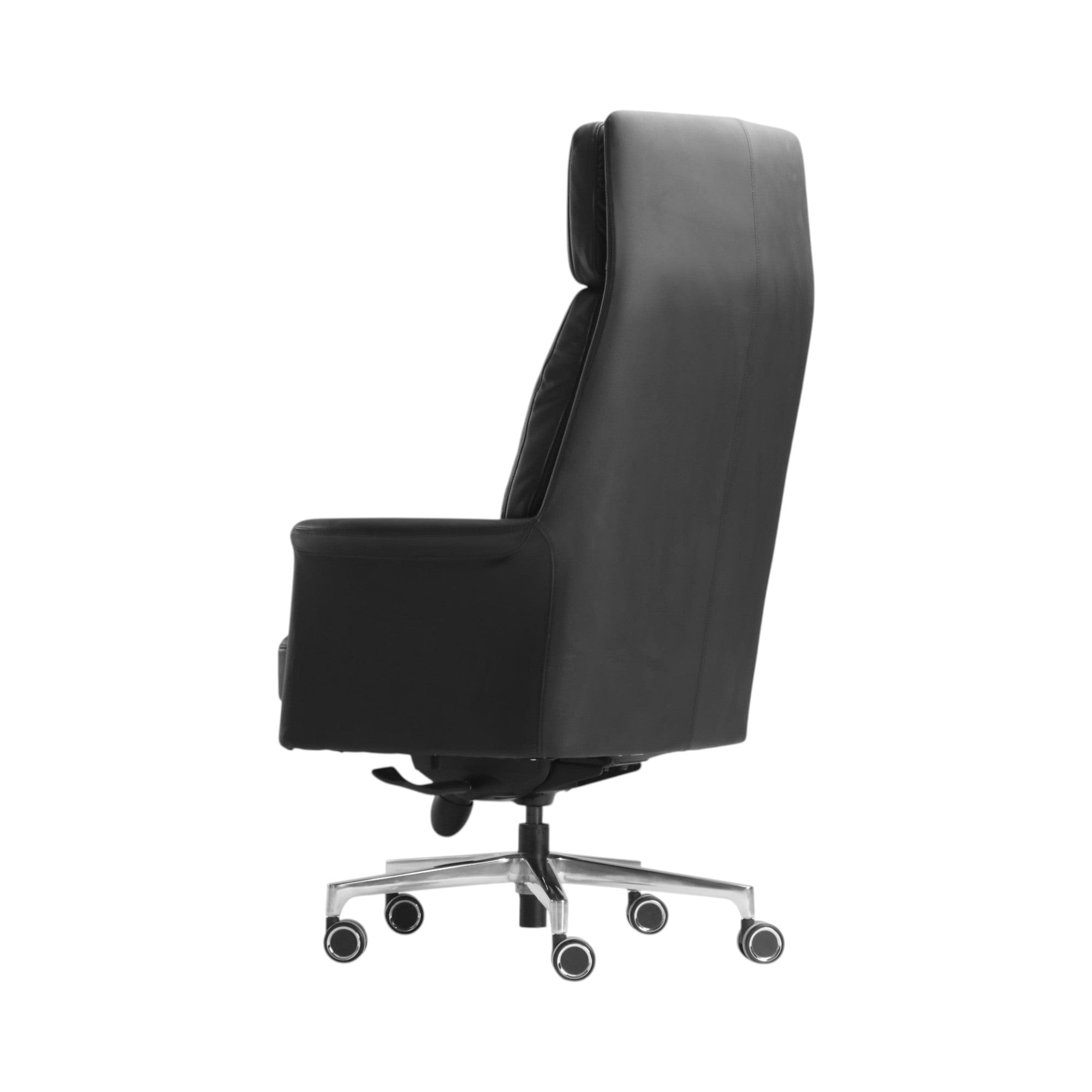 Xiaoyaozuo office chair black leather executive high back chair with tufted detailing and adjustable height.