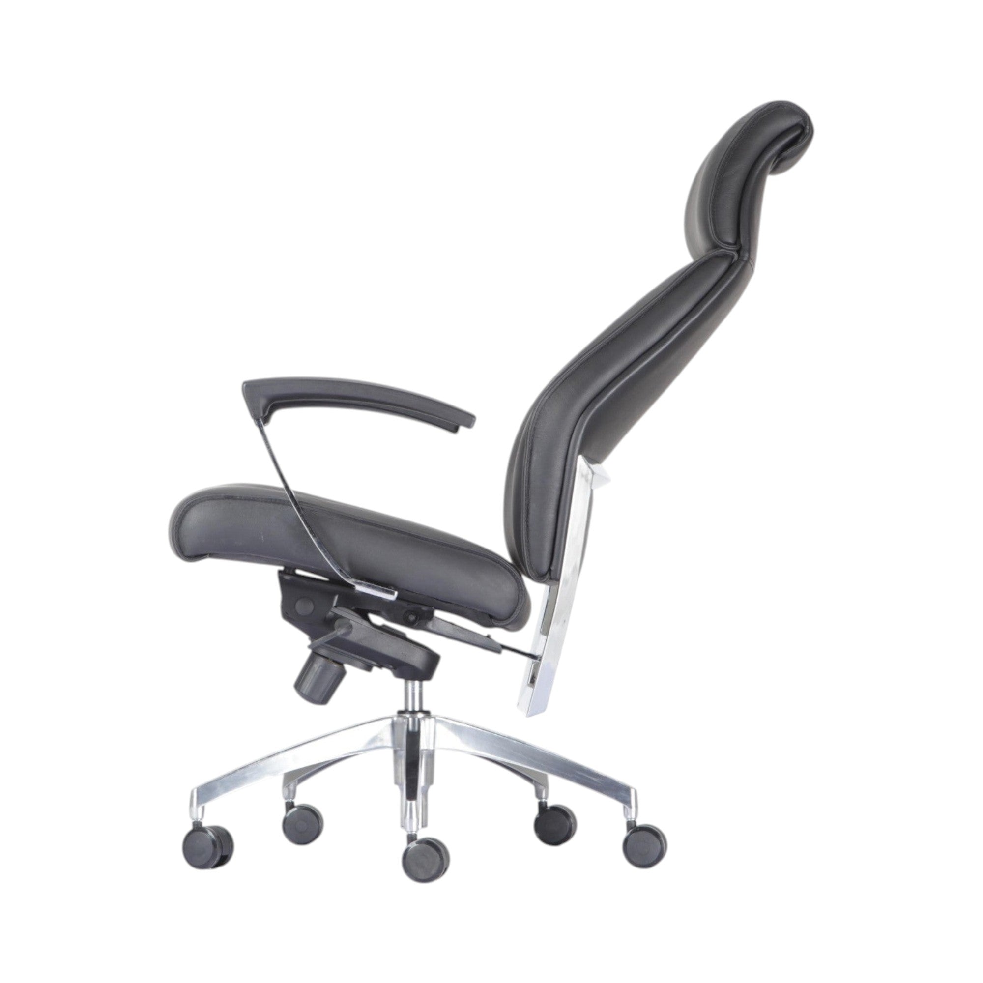Xiaoyaozuo office chair black leather executive high back chair with headrest and chrome accents.