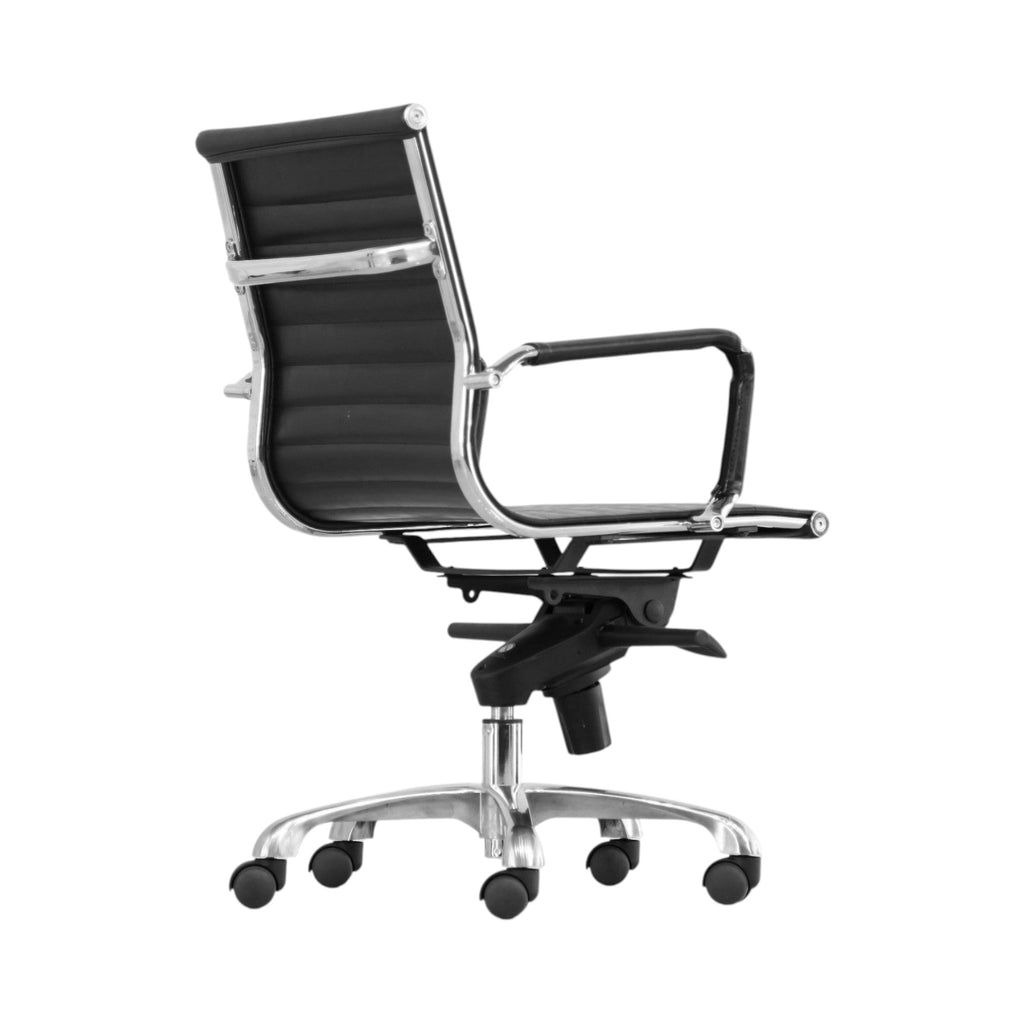 Xiaoyaozuo office chair black leather ribbed executive swivel chair with polished aluminum frame and casters.
