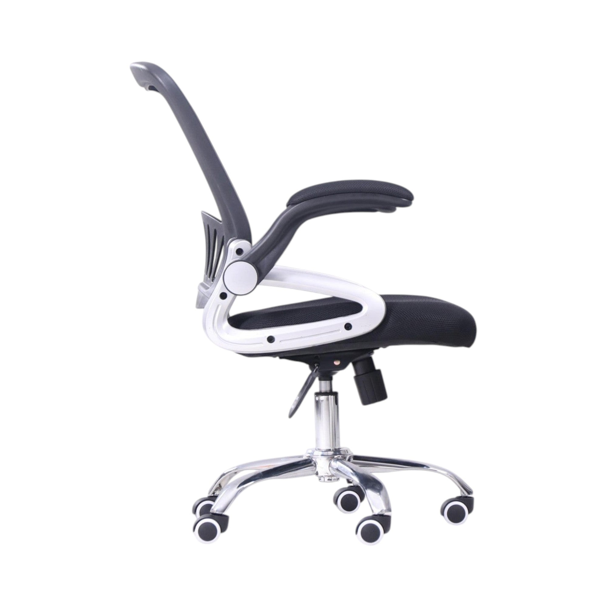 Xiaoyaozuo office chair: Black ergonomic mesh back office chair with padded seat and adjustable height, on chrome casters.