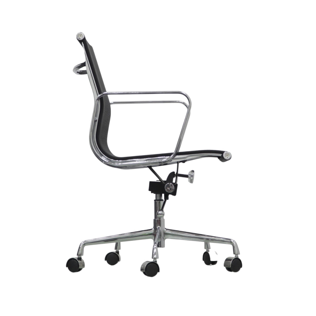 Xiaoyaozuo office chair black mesh ergonomic office chair with polished chrome frame and casters