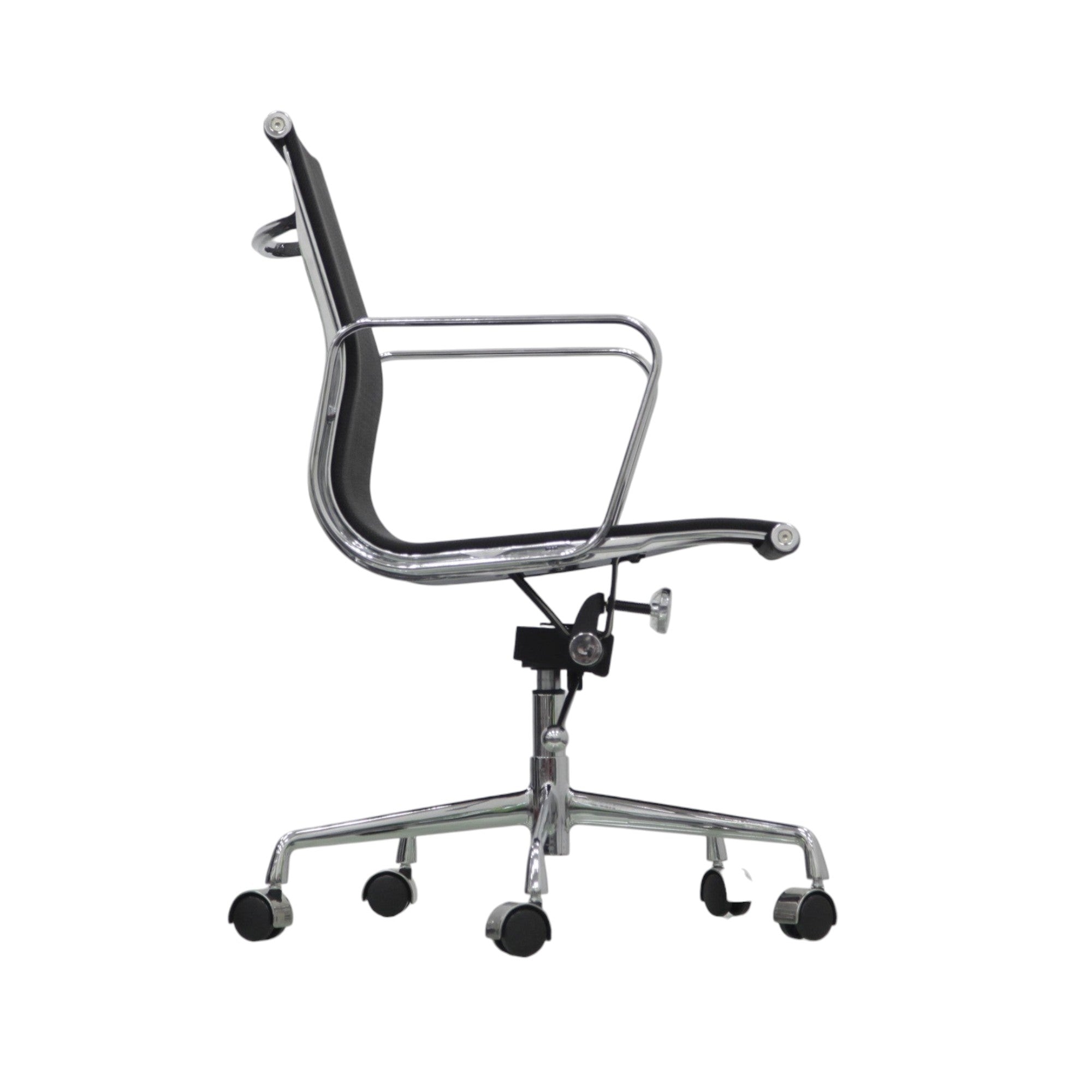 Xiaoyaozuo office chair black mesh ergonomic office chair with polished chrome frame and casters