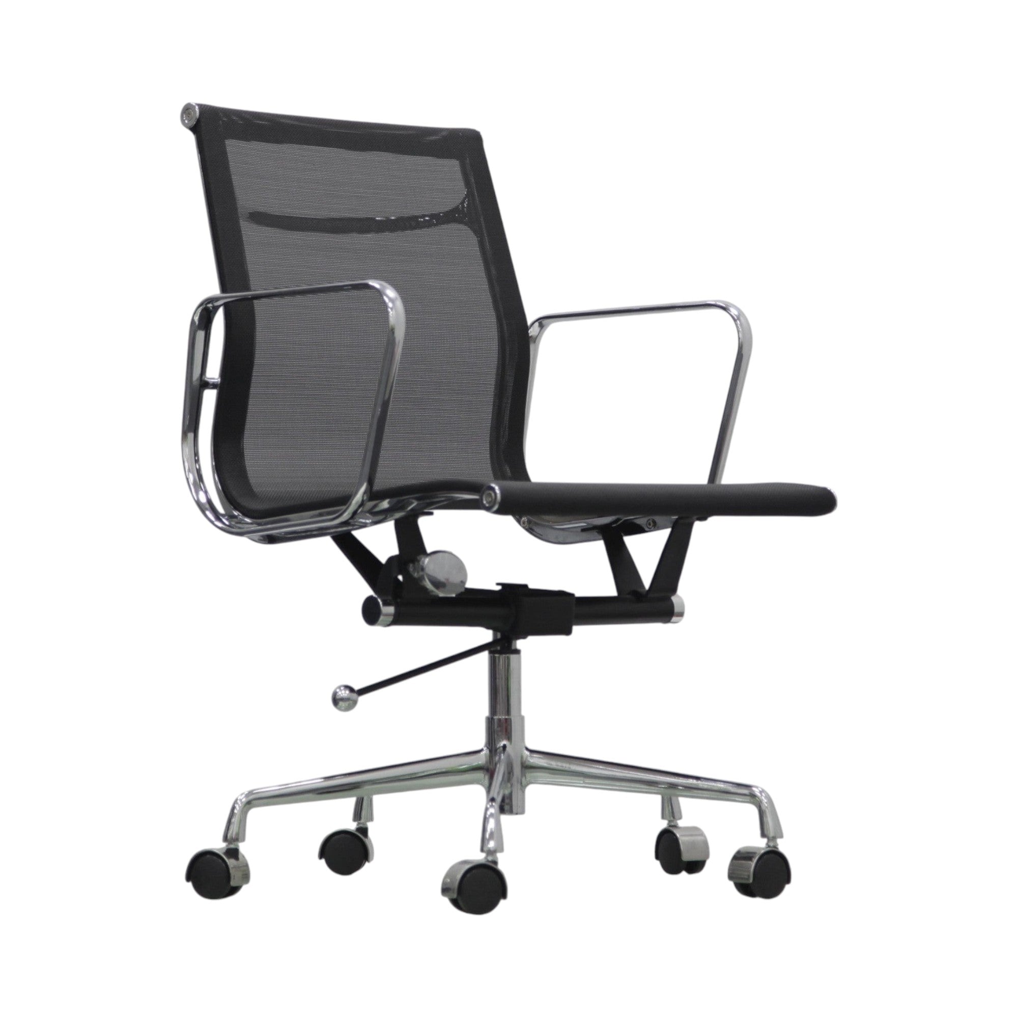 Xiaoyaozuo office chair black mesh ergonomic office chair with polished chrome frame and casters