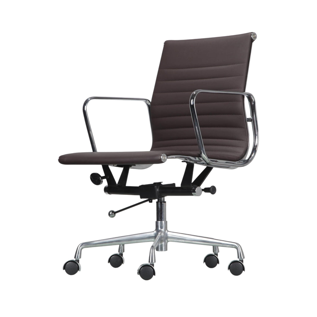 Xiaoyaozuo office chair brown faux leather executive chair with chrome armrests and base, horizontal stitching, on casters.