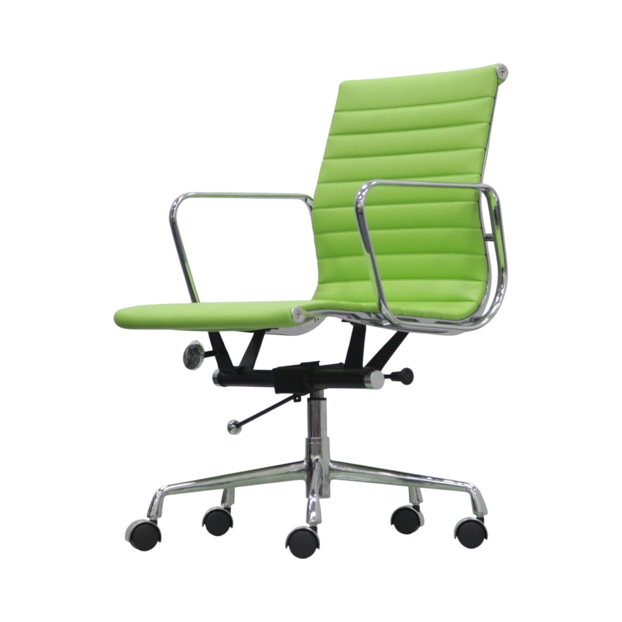 Xiaoyaozuo office chair, bright green faux leather executive chair with chrome frame, armrests, and casters. Ergonomic design with horizontal stitching.