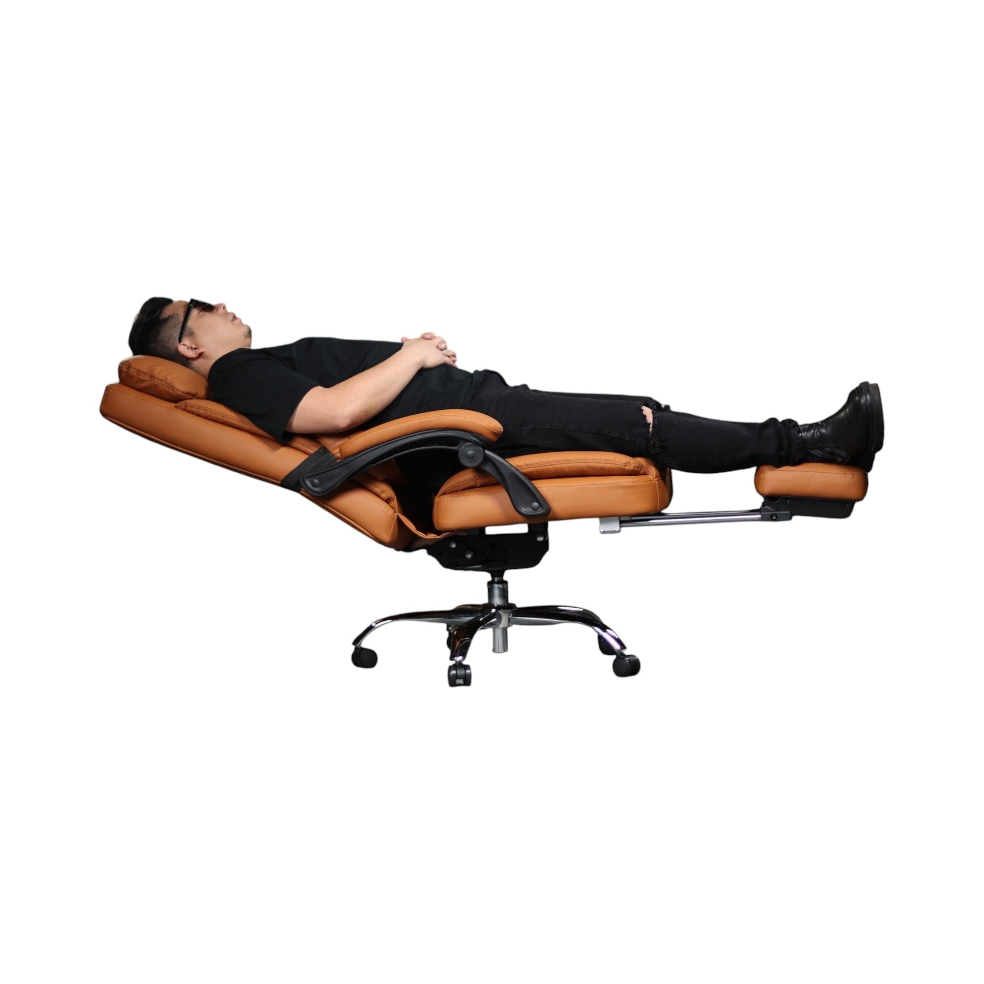 Xiaoyaozuo office chair tan faux leather executive ergonomic chair with retractable footrest and headrest, man reclining.