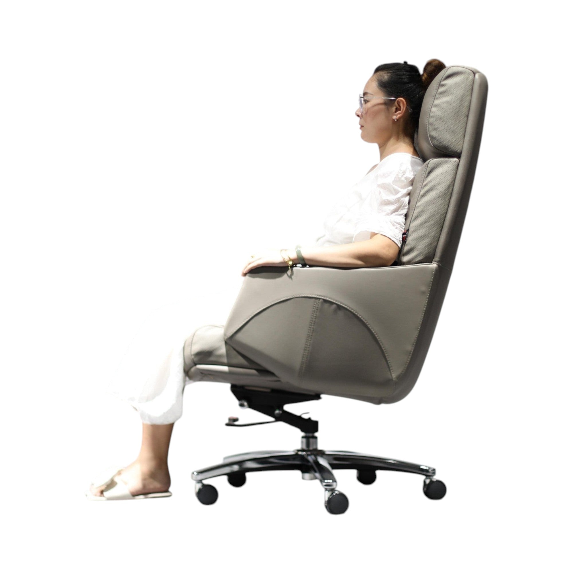 Xiaoyaozuo office chair executive high back taupe leather ergonomic office chair with adjustable settings and smooth-rolling casters.