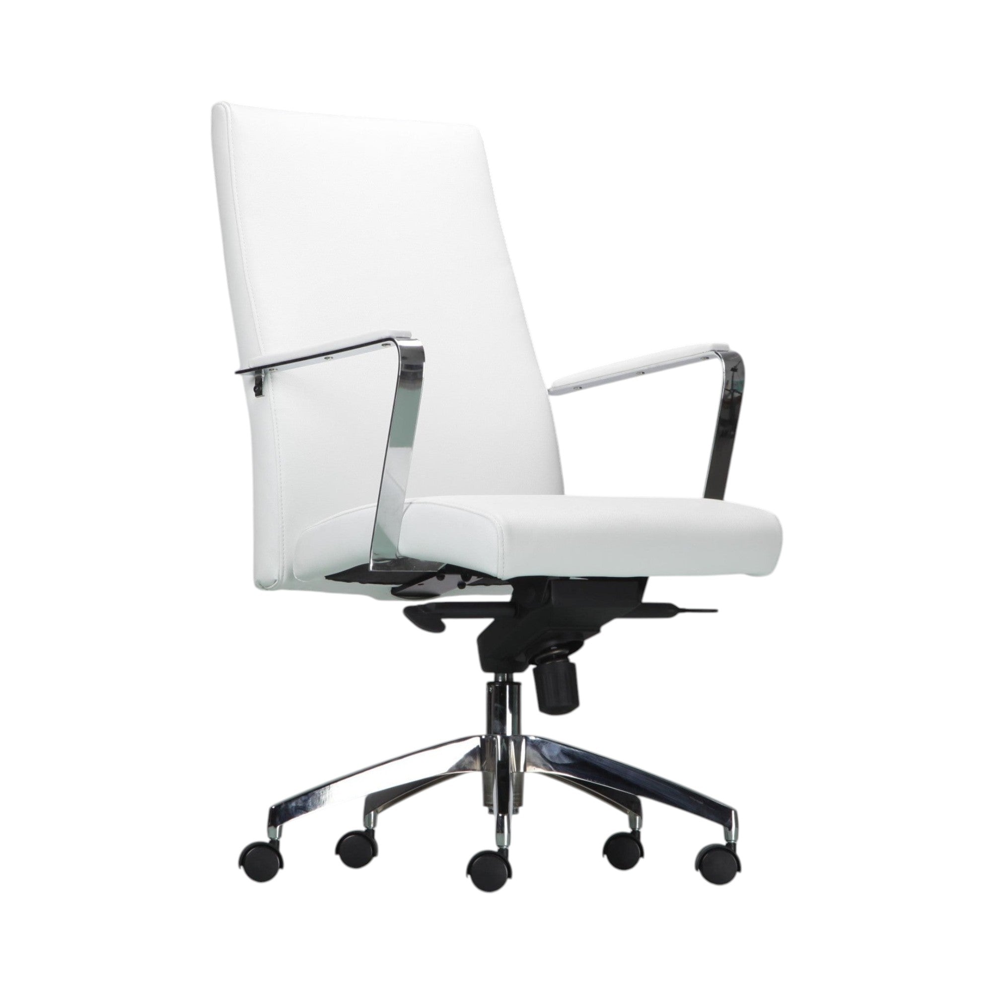 Xiaoyaozuo office chair white faux leather executive office chair with polished chrome armrests and five-wheel base.