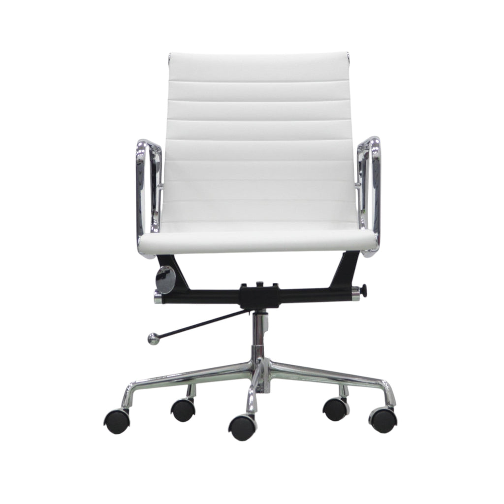 Xiaoyaozuo office chair white faux leather executive chair with chrome armrests and base, horizontal stitching detail.