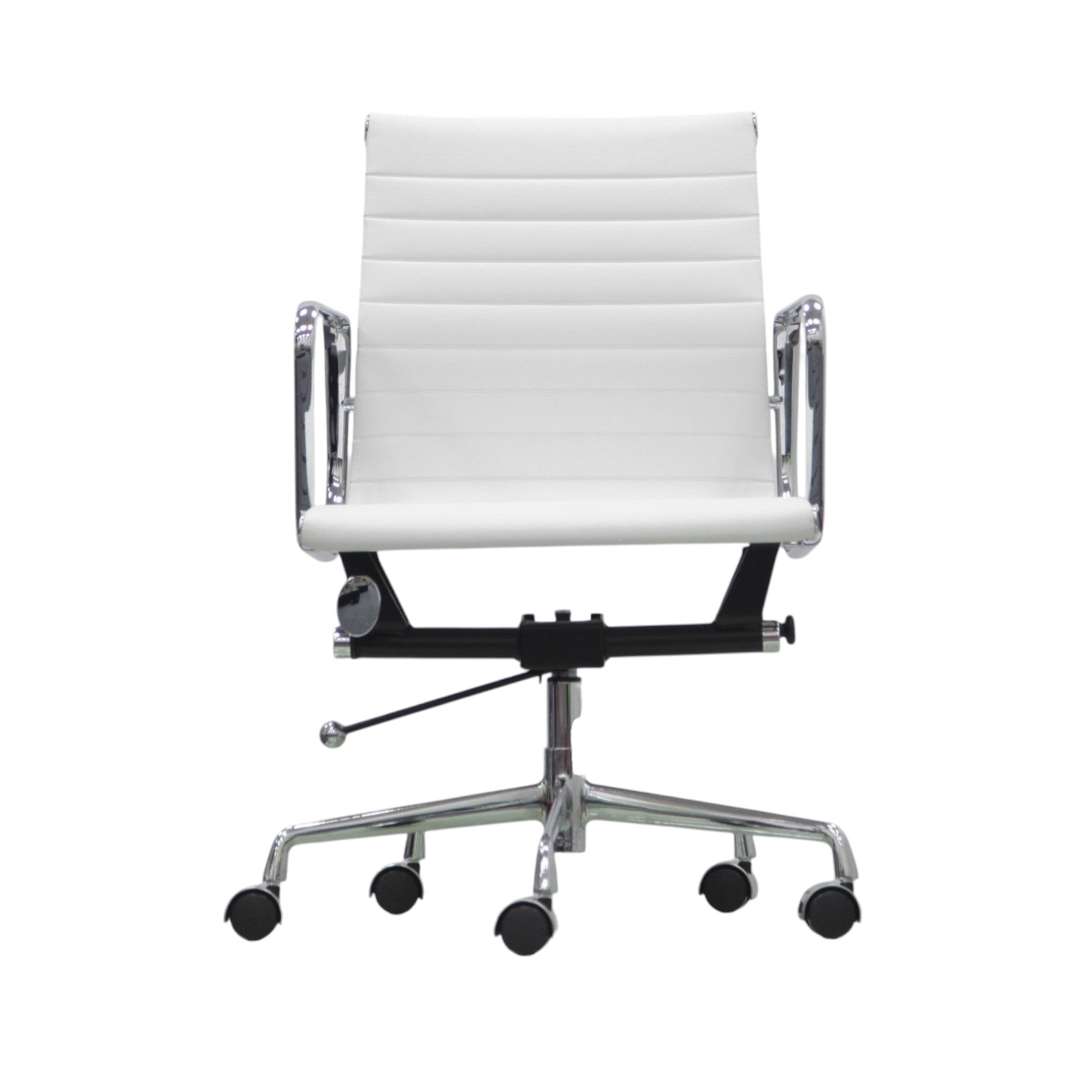 Xiaoyaozuo office chair white faux leather executive chair with chrome armrests and base, horizontal stitching detail.