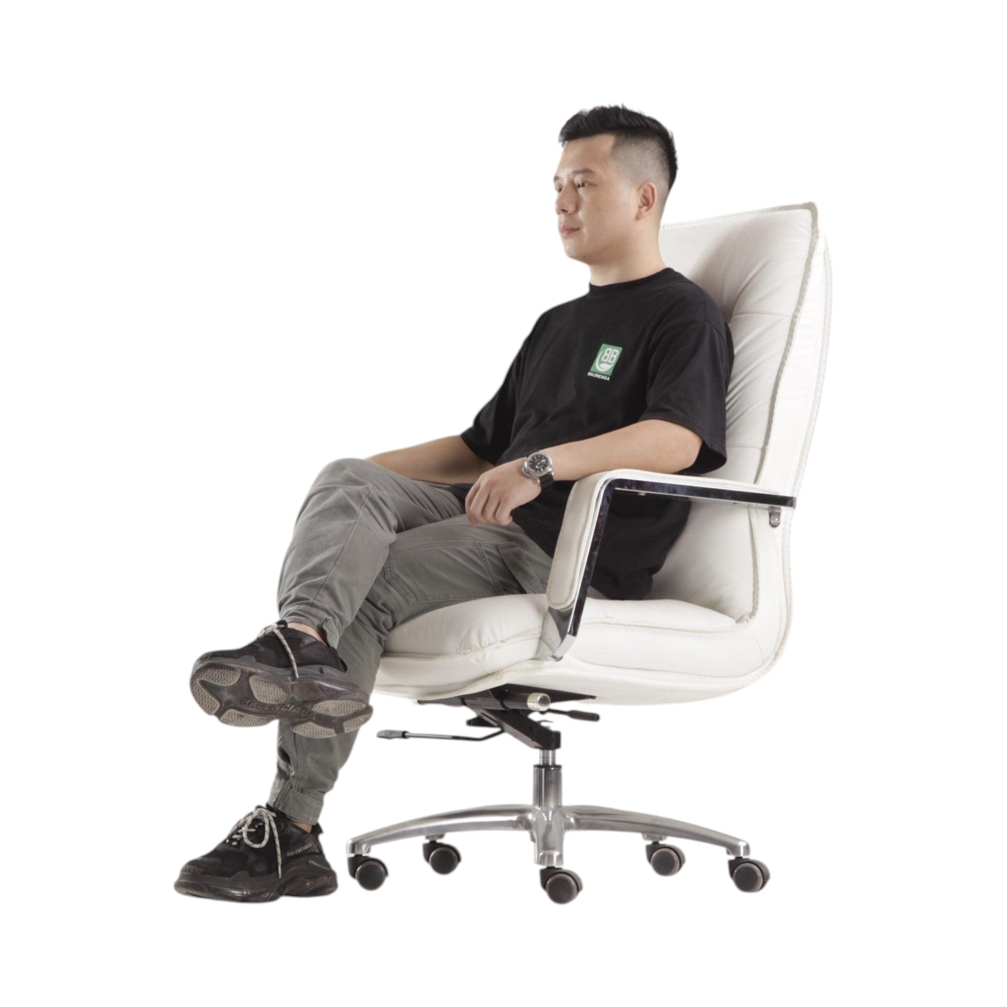 Xiaoyaozuo office chair executive high back white faux leather chair with chrome accents and aluminum base.