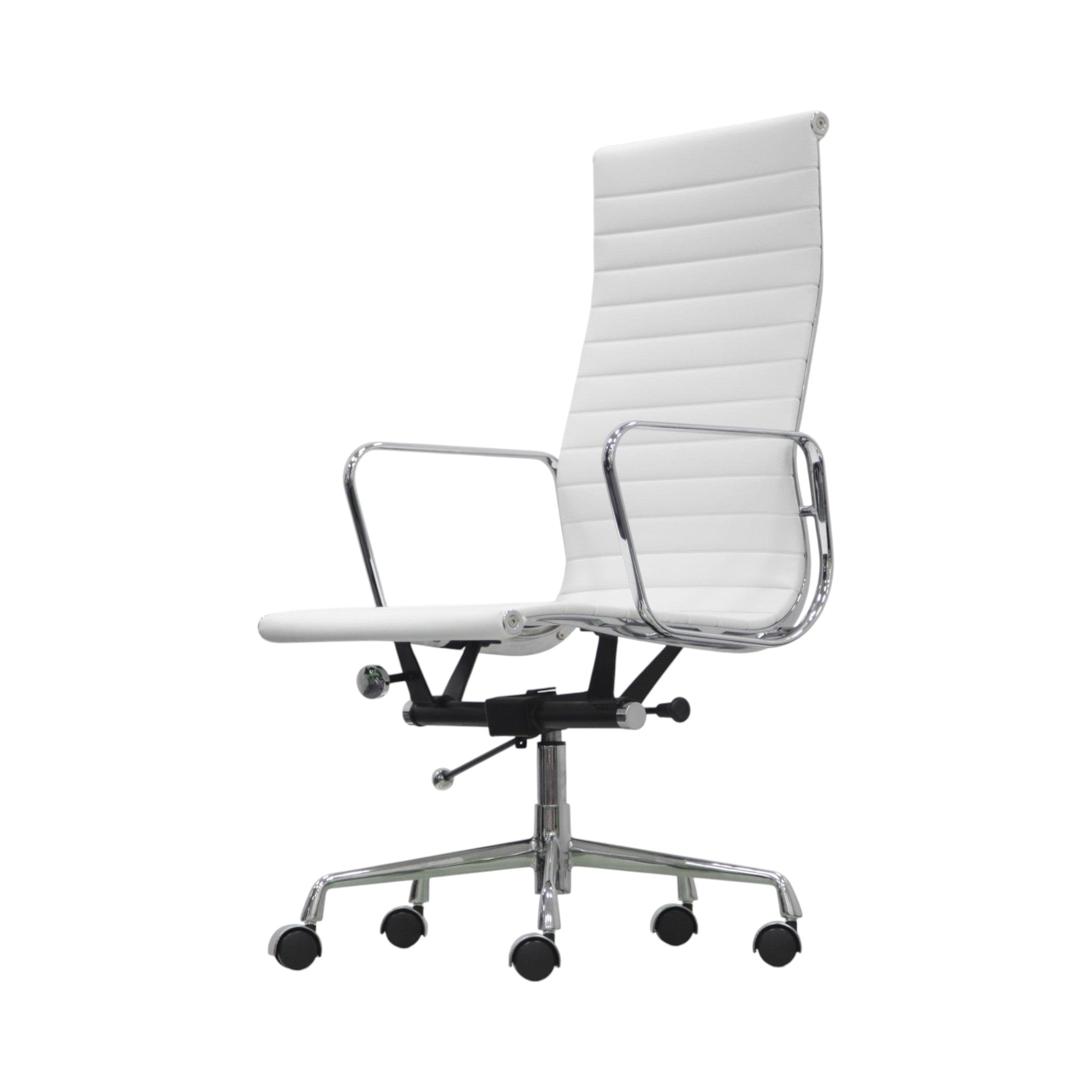 Xiaoyaozuo office chair white faux leather ribbed high back executive chair with chrome frame and casters